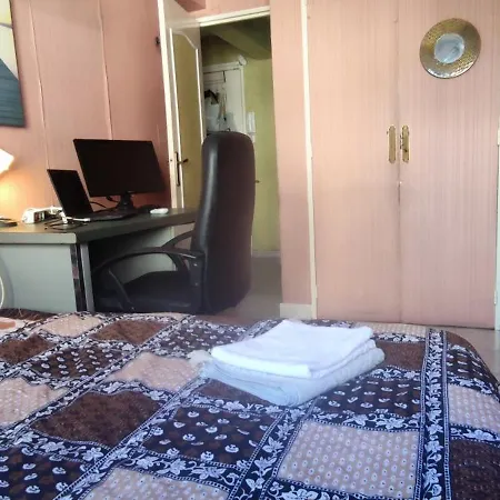 T4 En Face Parc Longchamps Min 28 Night Apartament