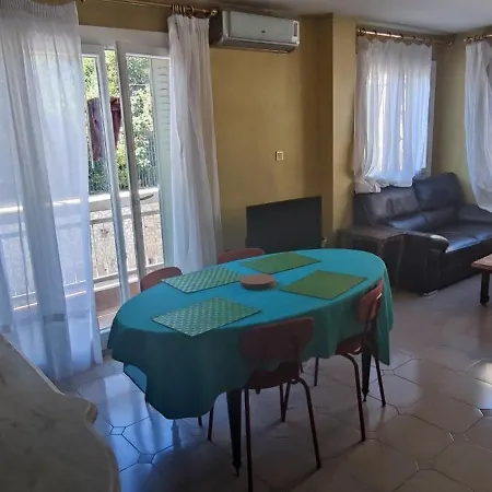 Apartament T4 En Face Parc Longchamps Min 28 Night Marsylia